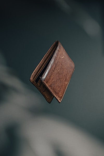 Men's Brown Leather Bifold Wallet
